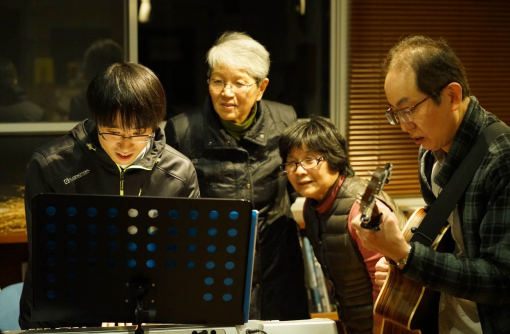 誰もが音楽を楽しんでよい場所 “みんなの音楽室” ／ みんなの図書館 本と一筆